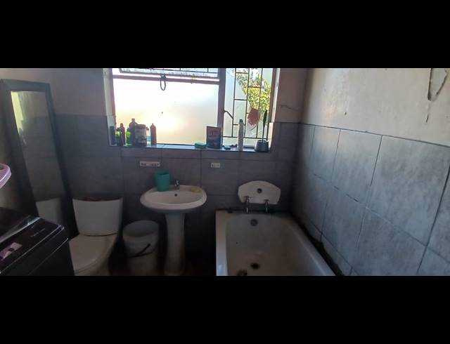 2 BEDROOM FLAT FOR SALE IN VEREENIGING CENTRAL